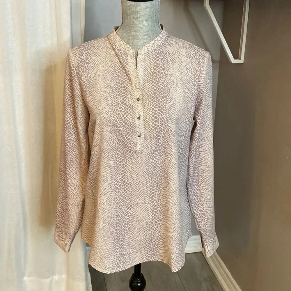 VIOLET & CLAIRE Printed Blouse Gold Detail, Size M